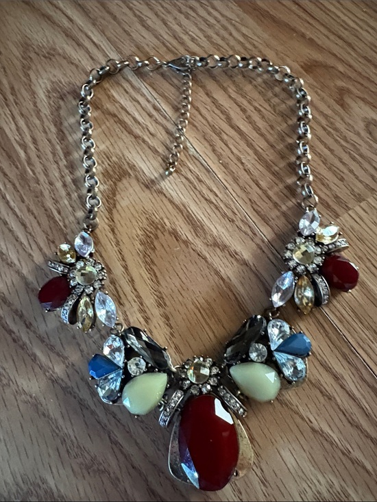 Jewelry - VINTAGE MULTICOLORED RHINESTONES GLASS STONE ANTIQUE GOLD-TONE 16-19" NECKLACE